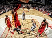 开云世界杯2026-猛龙对阵北京队，东契奇压力下完成爆发，一场跨越篮球世界的对话