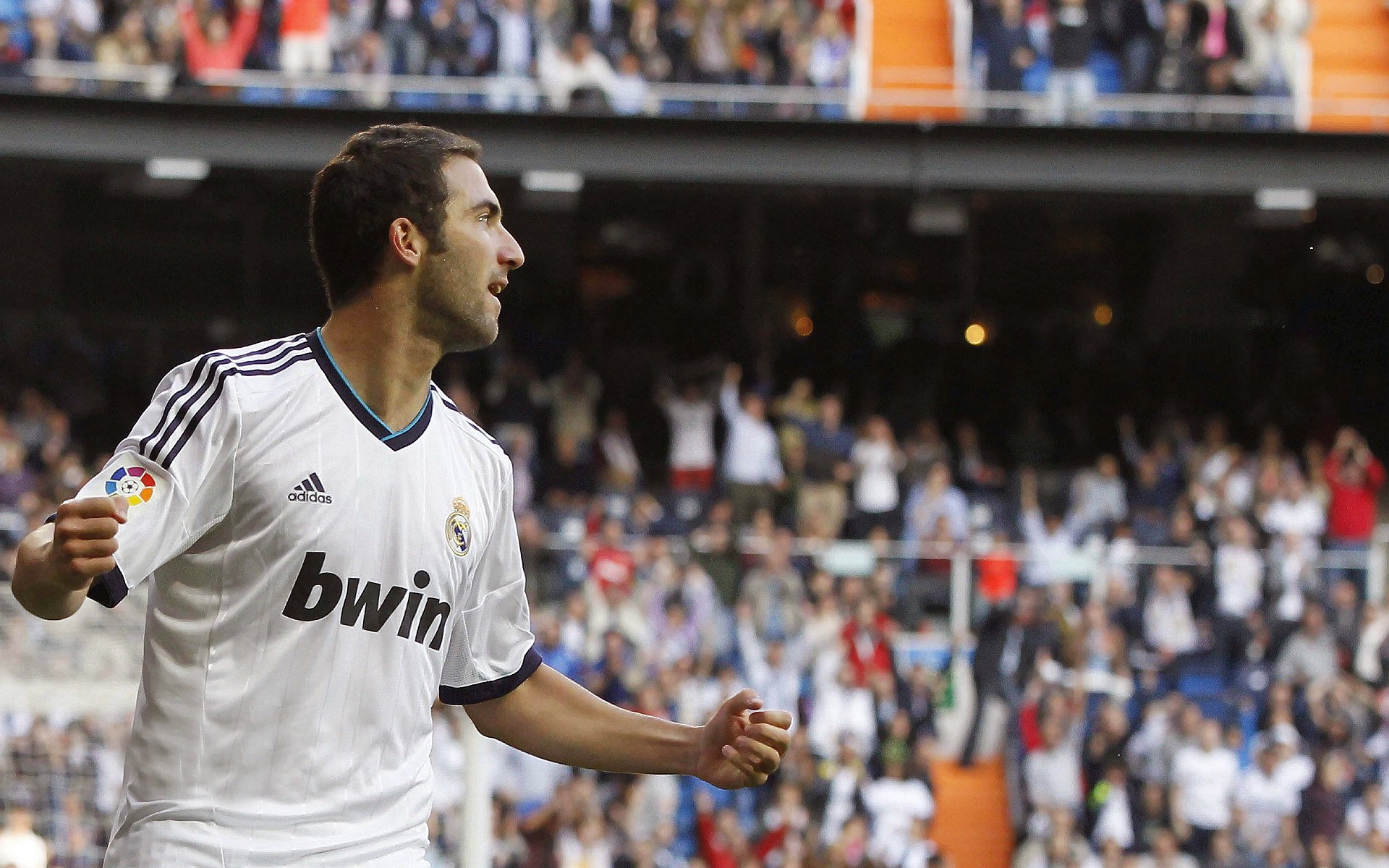 当沙漠雄狮遭遇天蓝军团，内马尔如何成为阿尔及利亚与乌拉圭之战的隐形胜负手