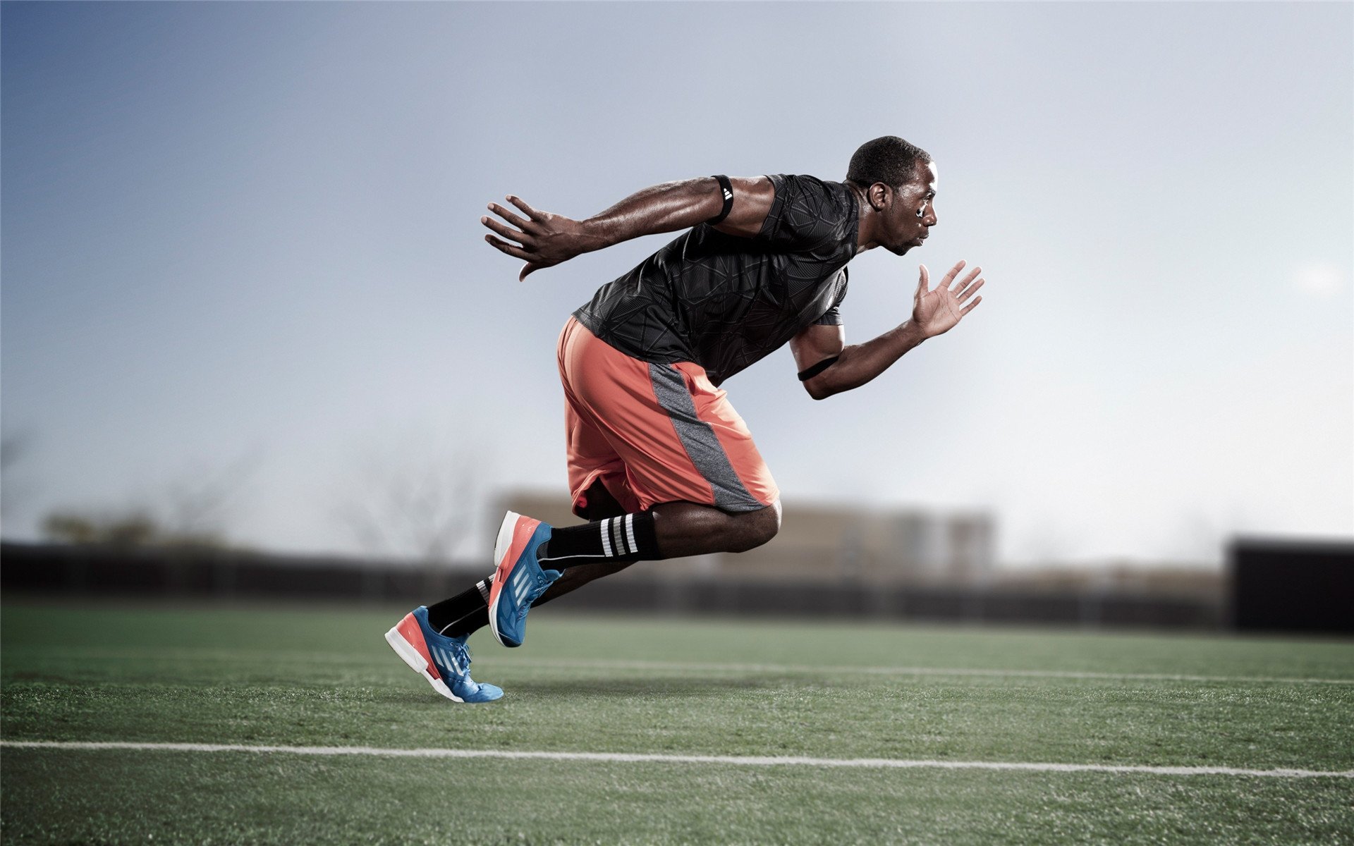 从莱比锡到欧洲之巅，红牛奇迹与莱万扛旗的荷兰征服记