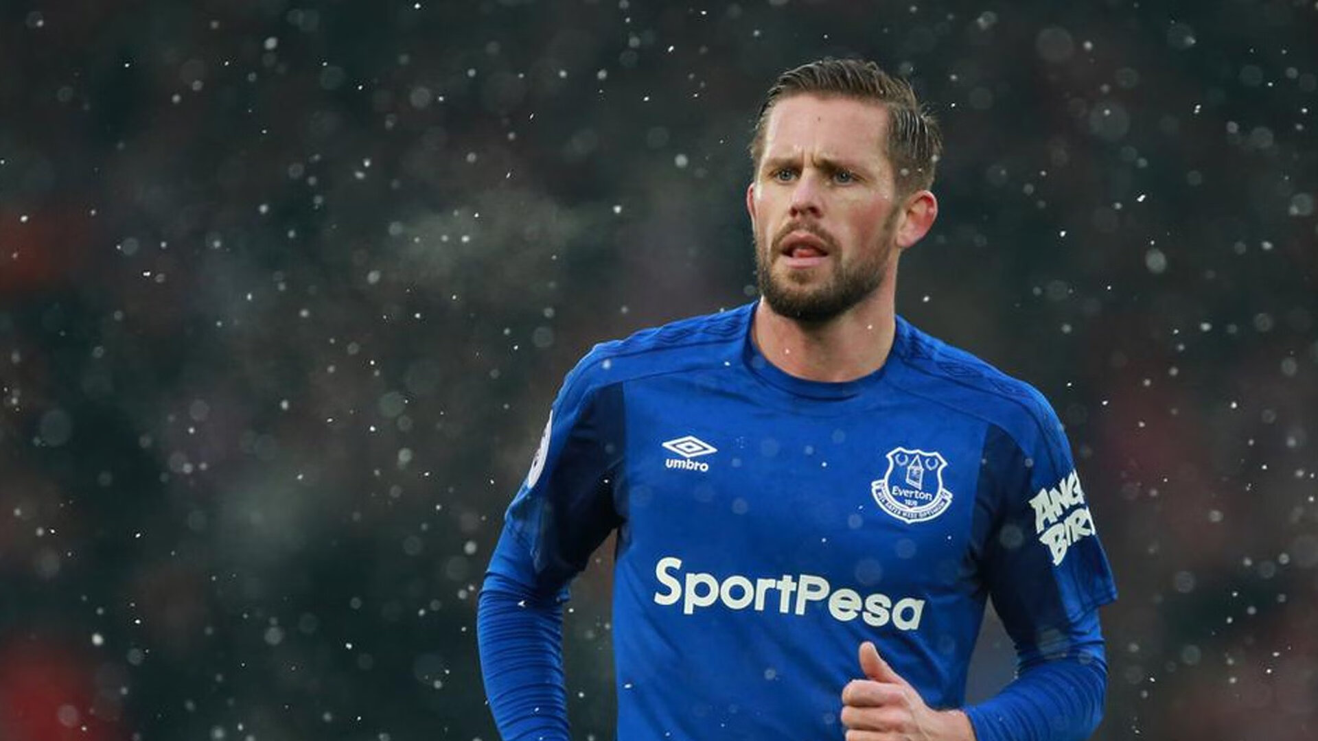 NBA季后赛之夜，罗德里全场最佳无争议，当足球巨星跨界闪耀篮球殿堂